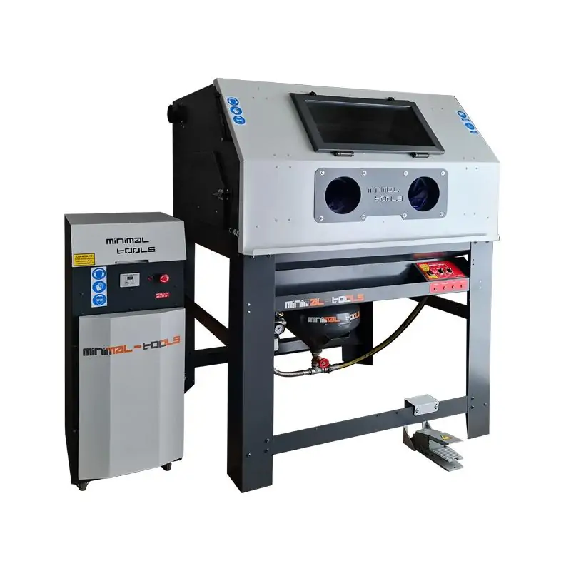 Kabinowa piaskarka ciśnieniowa, pojemność kabiny 1500 lPressure cabinet sandblaster, capacity 1500 l