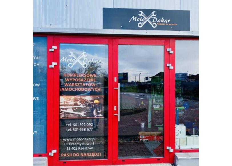 Zawsze pod ręką – Twój lokalny sklep z narzędziami do warsztatu samochodowego!