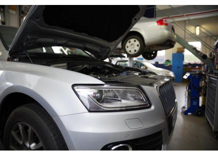 Zastosowanie Prasy Hydraulicznej W Warsztacie Samochodowym